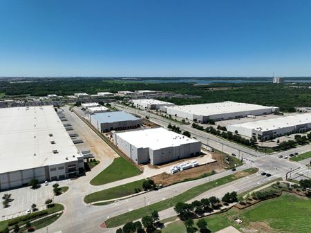 Photo of commercial space at 600 Gerault Rd in Flower Mound