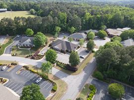 385 Hawthorne Lane
