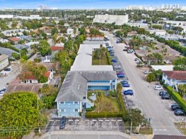701 NE 13th Ct