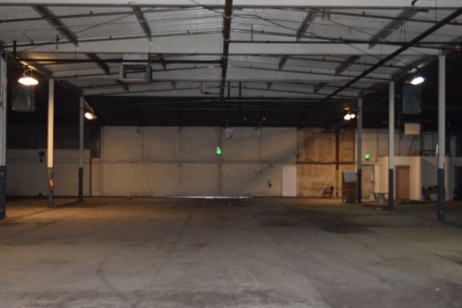 Industrial/distribution building