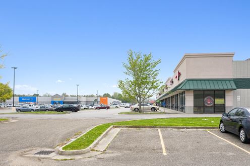 Pinhook Plaza