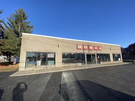 390 New Karner Rd - Albany
