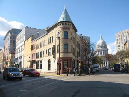 Beautiful 1220 SF Downtown Office Suite - Madison