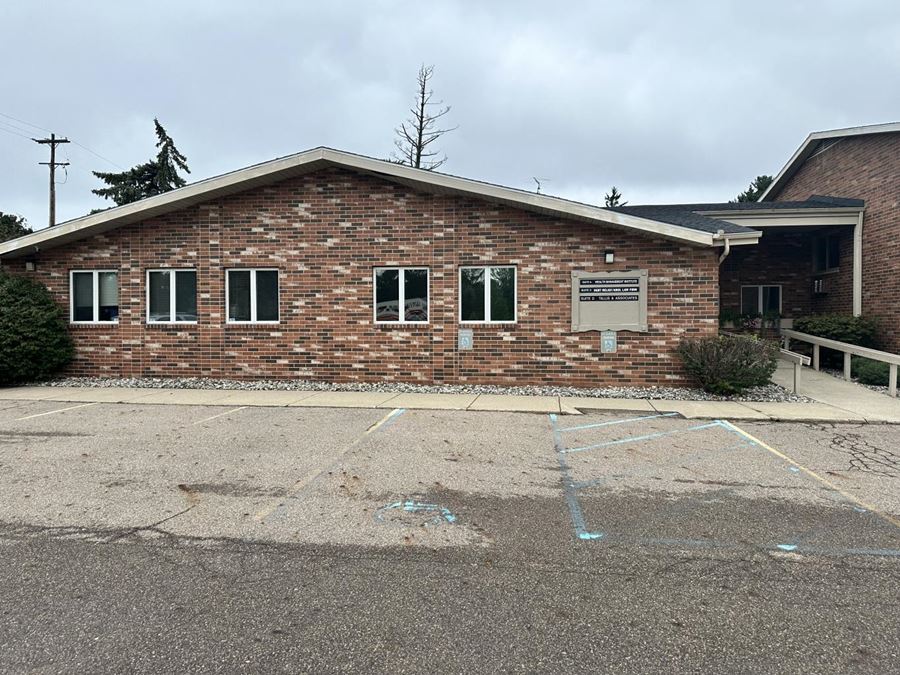 Professional Office Suite on West Saginaw near Lansing Mall