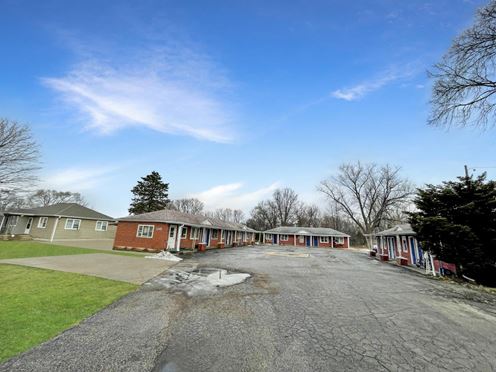 Budget Motel and Car Wash Belvidere
