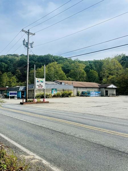 Retail space for Rent at 1044 Saxonburg Blvd in Glenshaw