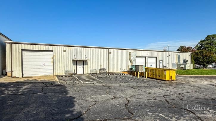 ±16,255-SF Industrial Building in Downtown Airport Submarket