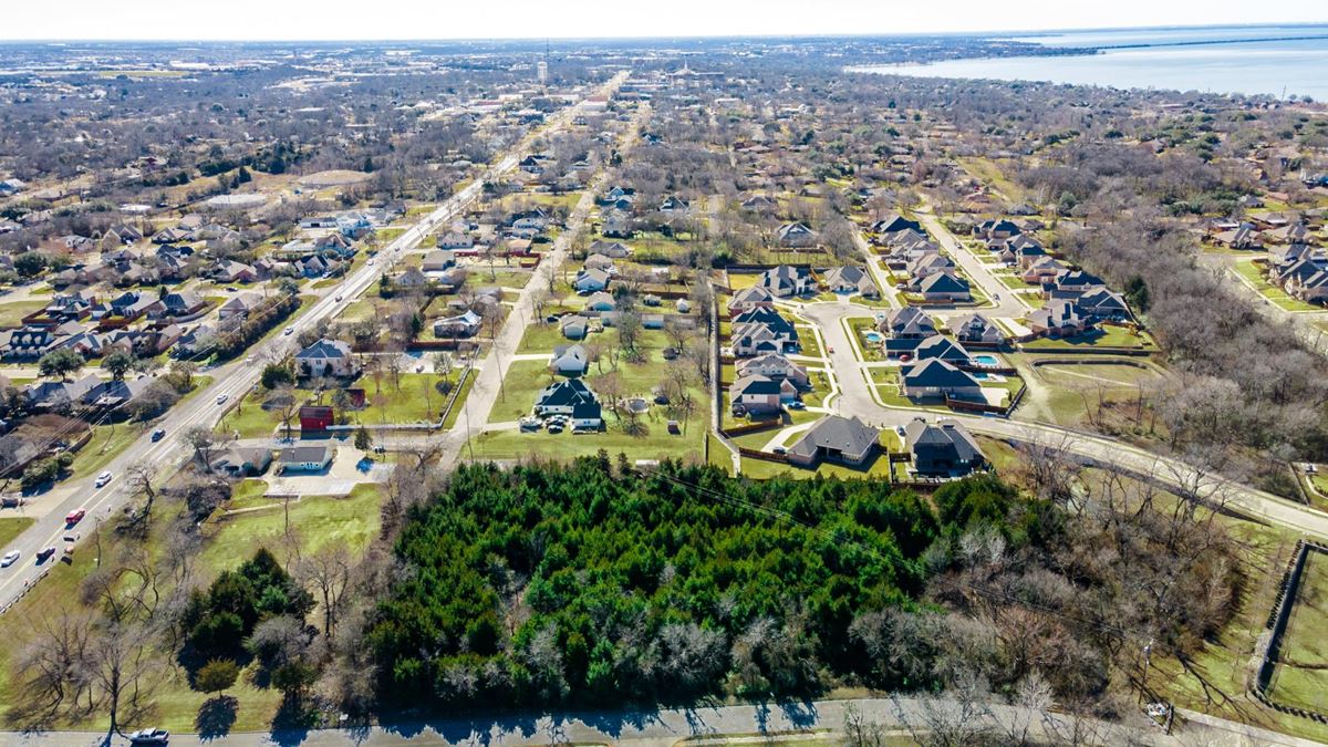 2.76 Acres For Sale Near Downtown Rockwall, TX