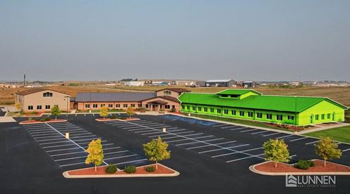 ±8,163 SF Office Space & Yard | Williston ND