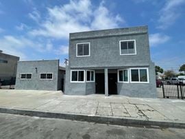 10007 S San Pedro St