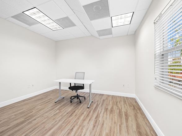 2803 E Commercial Blvd