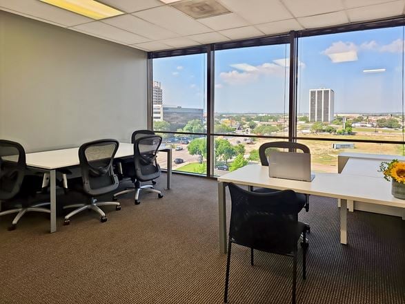 TX, Dallas - Mockingbird Towers