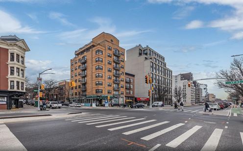 599 4th Ave