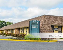 Crossroads South Corporate Park - 1747 & 1767 Veterans Memorial Hwy
