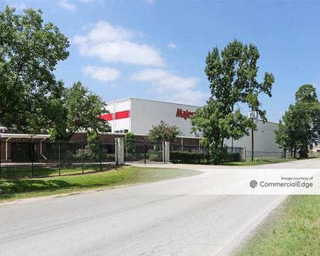 Photo of commercial space at 9302 Ley Road in Houston