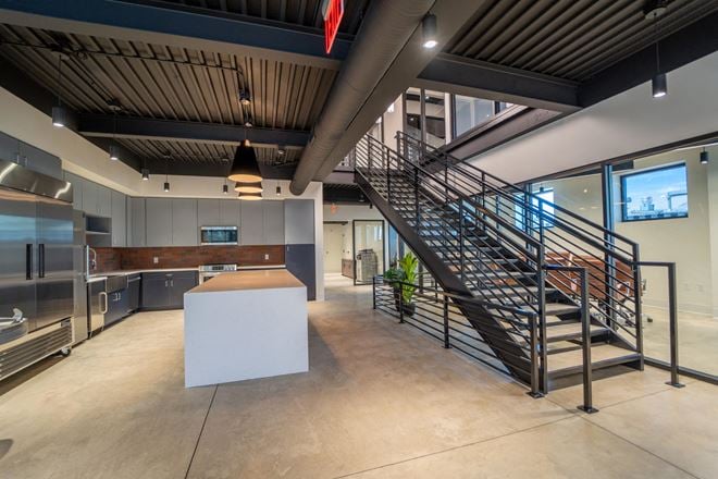 7K SF | Office with W/H | 7th Ave, Ybor City