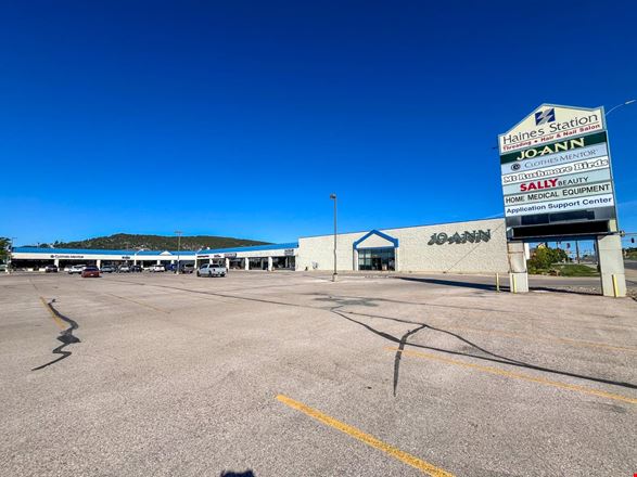 High-Visibility Retail, Showroom & Flex Space Near I-90