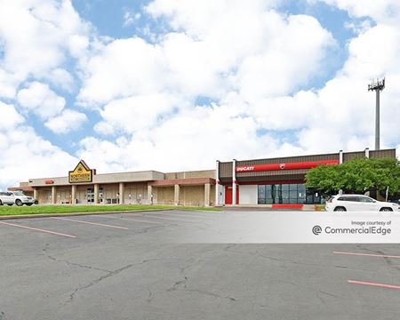 Retail space for Rent at 804 East Braker Lane in Austin