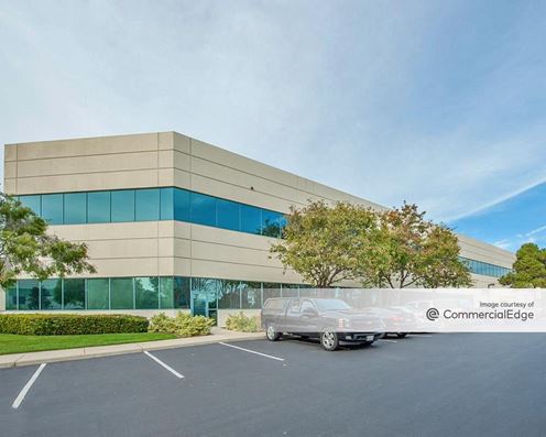 Gateway Crossing - 2 Corporate Drive