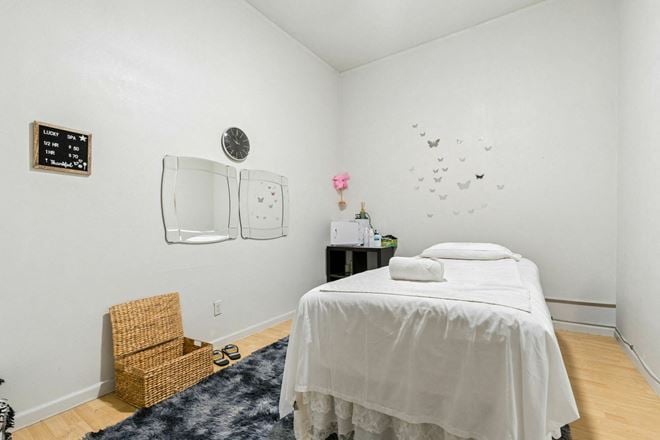 531 - 537 Georgia St