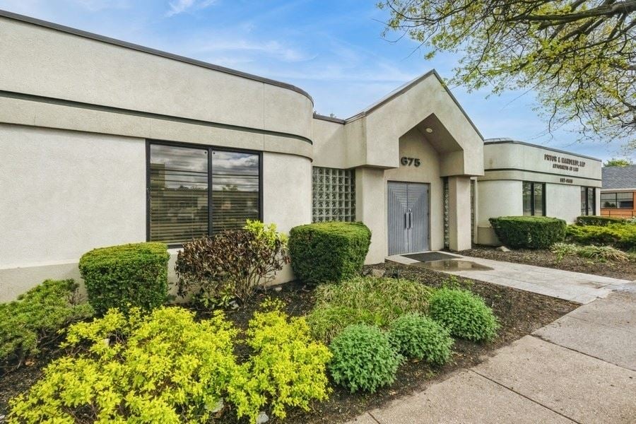 675 Old Country Rd