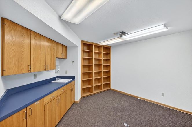 950 W. Ironwood Dr. #3
