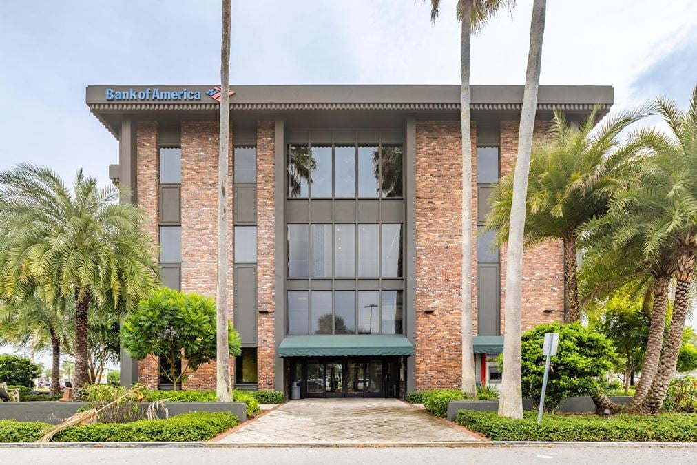 Miracle Mile Plaza, Vero Beach FL CommercialCafe