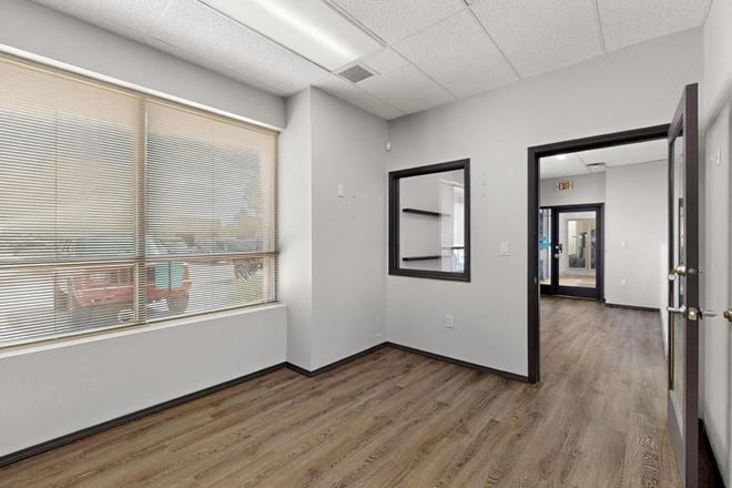 SMALL CLASS A OFFICE OFF PASEO AND GOLF COURSE