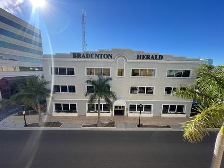 Landmark Downtown Bradenton Office Building - Bradenton