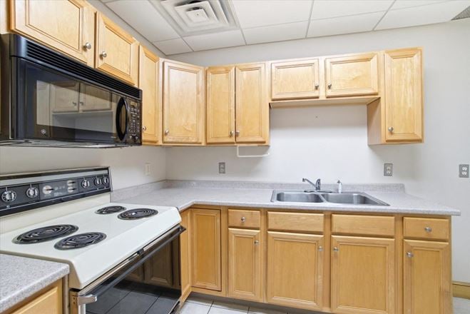 Rare Bedford Flex Opportunity, Income and Owner User Potential