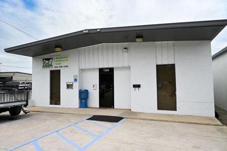 Photo of commercial space at 1305 5th Ave in Decatur