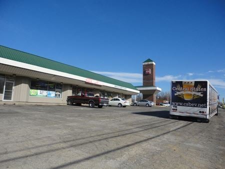 Dollar Tree  Sunset Plaza Shopping Center With Great Owner User Opportunity - Kansas City