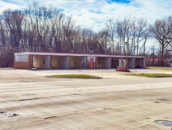 237 W Walton Blvd
