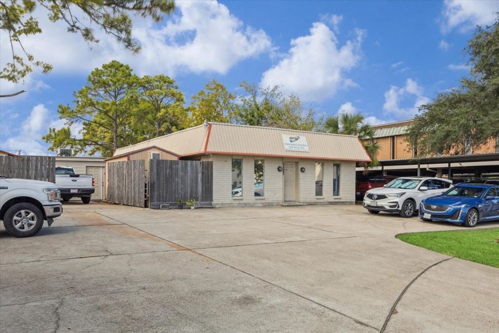 16818 Titan Drive, Houston, TX 77058