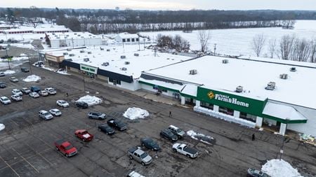 Retail space for Rent at 760 - 780 North Broadway in Peru