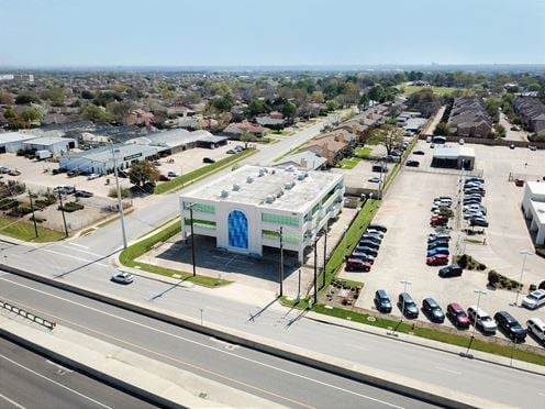1600 Airport Fwy