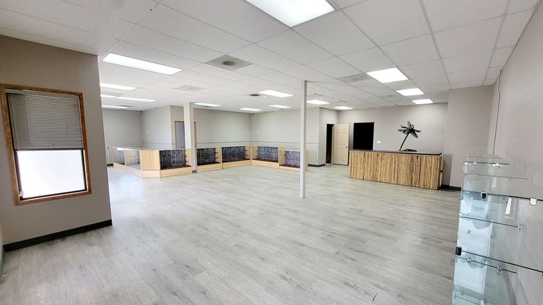RETAIL / OFFICE & WAREHOUSE