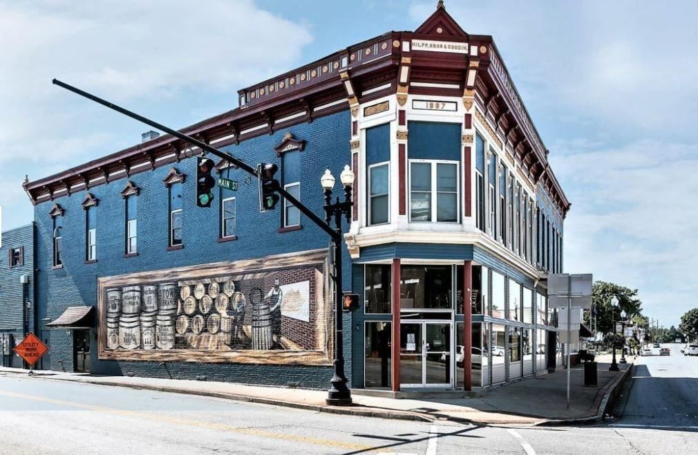 202 W Main St