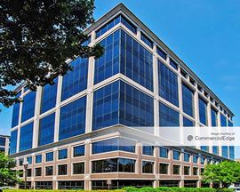 10 Glenlake North Tower