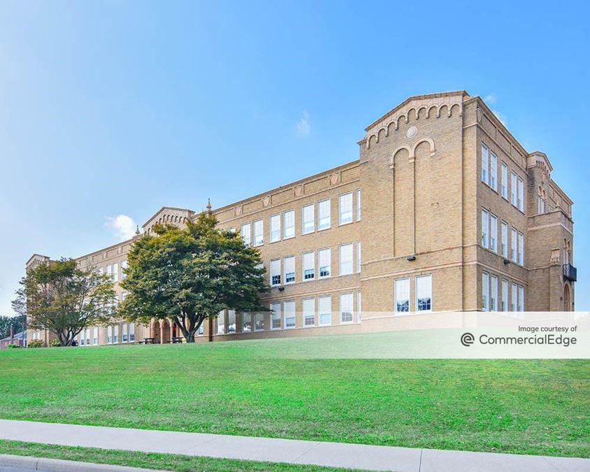 621 Mt Vernon Road, Newark, OH 43055