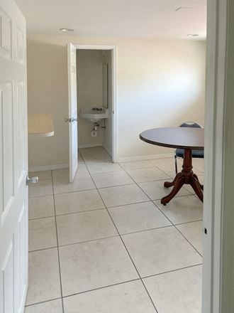 4,691 +/- SQFT FREESTANDING office space