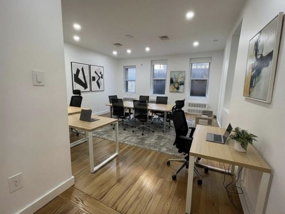 9 E 53rd St -Entire 3rd Floor