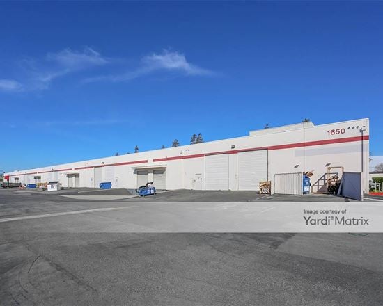 Las Plumas Business Park