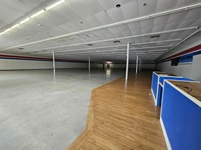 Large Showroom/Retail Space on Gause Blvd