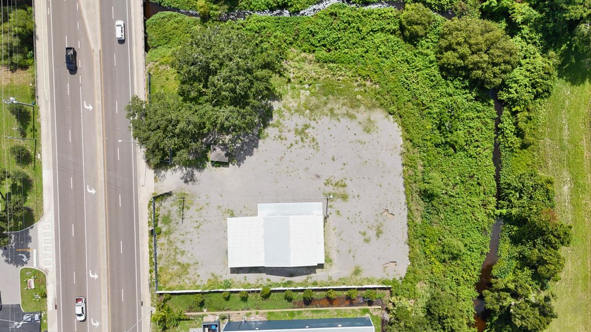 7305 Causeway Blvd