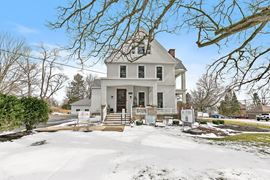 303 N Main St