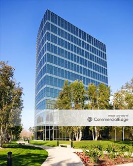5000 Birch - West Tower