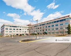 Wakefield Office Park - 100 Quannapowitt Pkwy