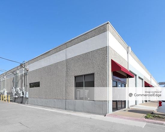 Post & Paddock Center