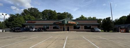 Photo of commercial space at 2010 Lamar Ave. in Paris